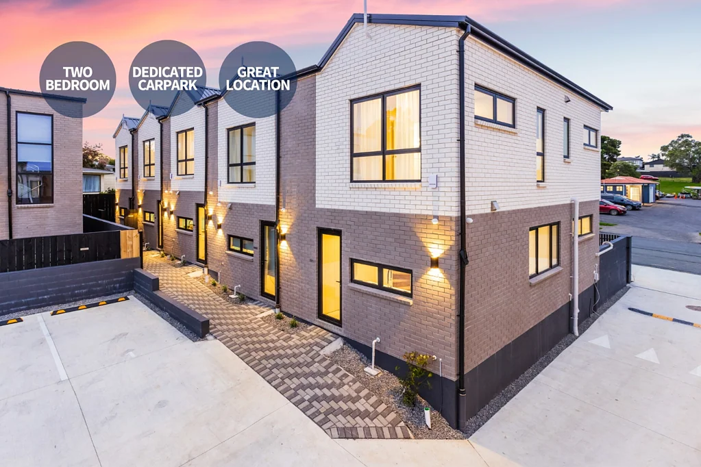 Sleek, Brand New Living in a Prime Location