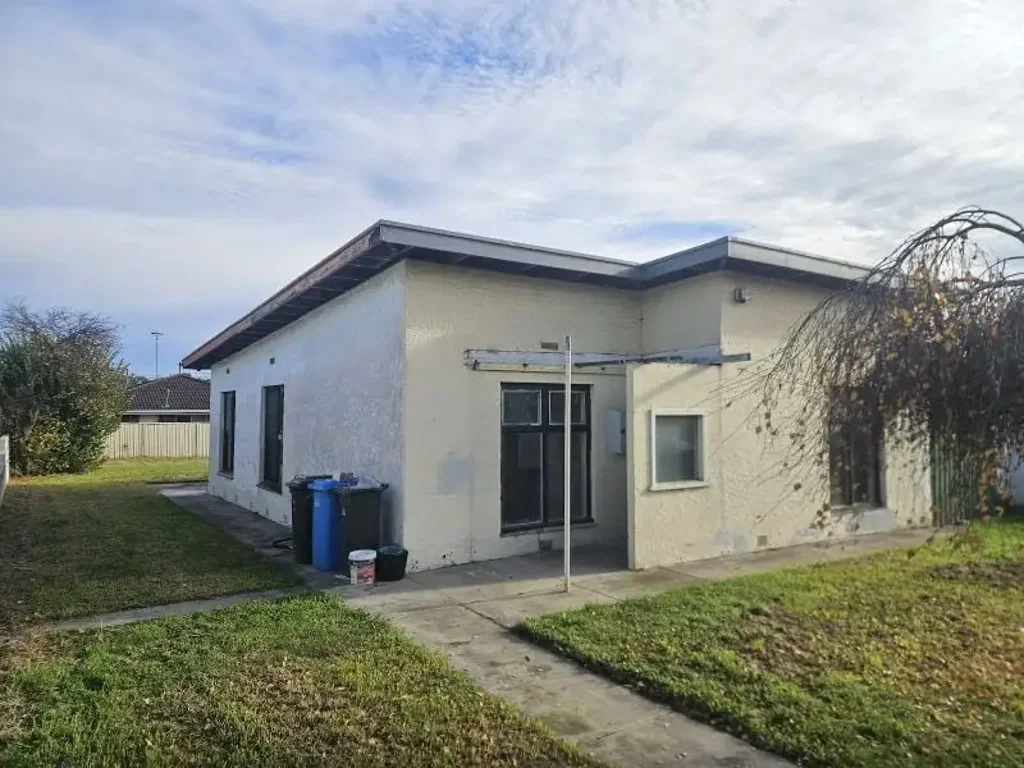 Mount Gambier 2Phòng ngủ Great location to renovate.