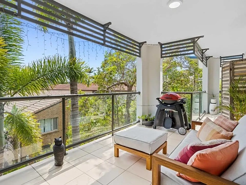Burleigh Heads 3 Bedroom 200m to James St & 500m to Burleigh Beach