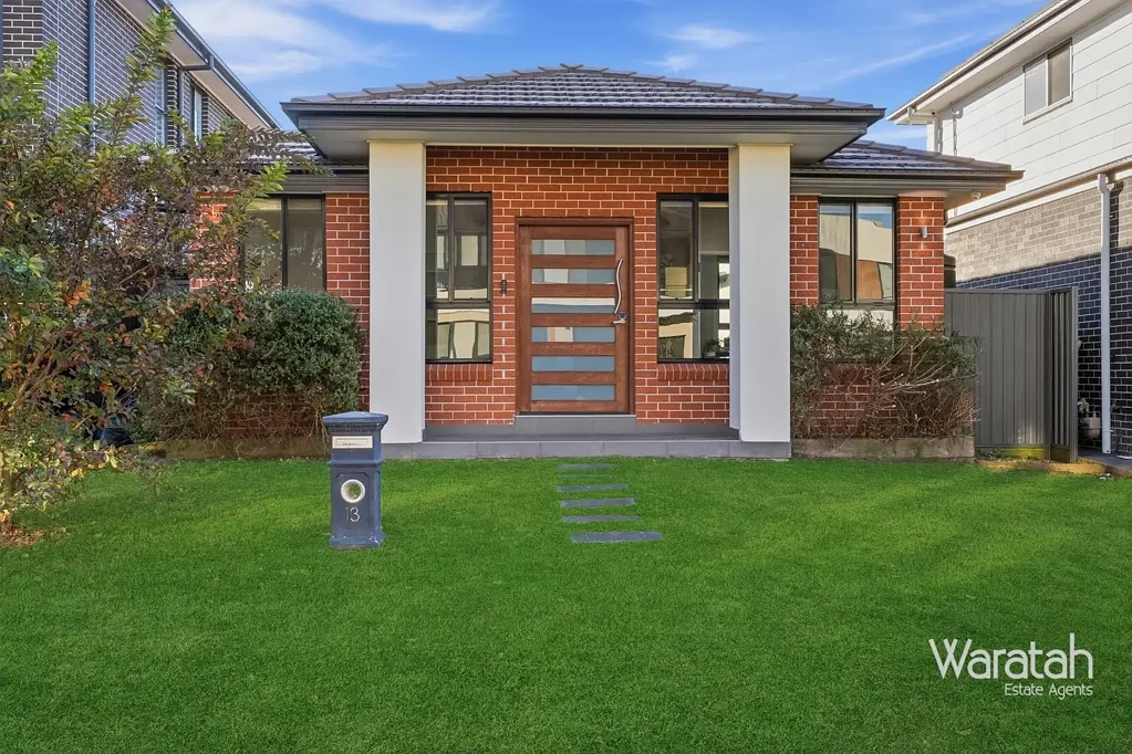Schofields 4房 Tallawong核心住宅 316㎡土地 智能平面图 宽敞卧室 现代厨房 后巷通道 双车库 Contemporary Family Living in Prime Tallawong Location
