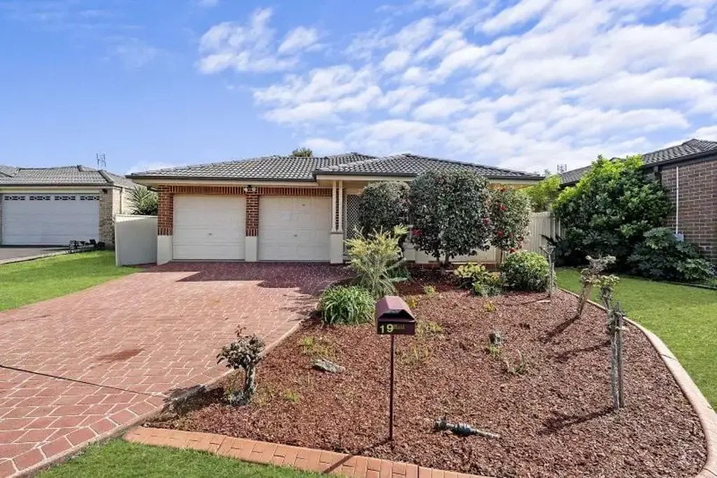 19 Pinehurst Way, Blue Haven, NSW 2262