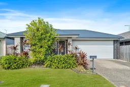 37 Village Boulevard, Pimpama