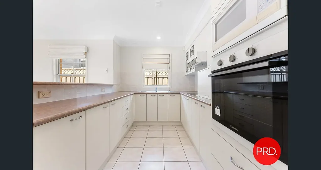 WELL PRESENTED TWO BEDROOM DUPLEX IN A GREAT LOCATION!!!