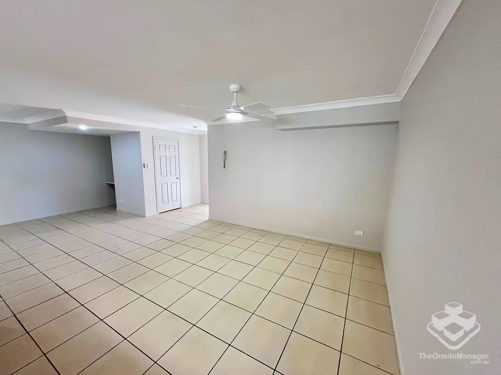 Spacious Townhouse 3 bed 3 bed 3 car