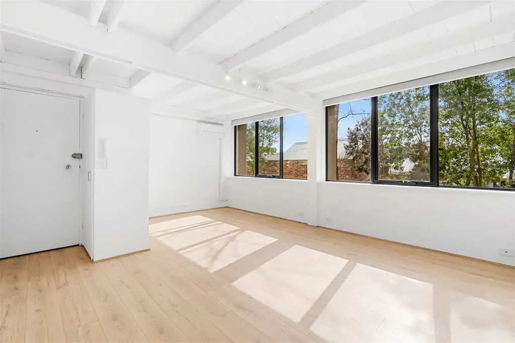 Light Filled and Fully Renovated North Facing 2 Bedroom Apartment in Prime Prahran Location