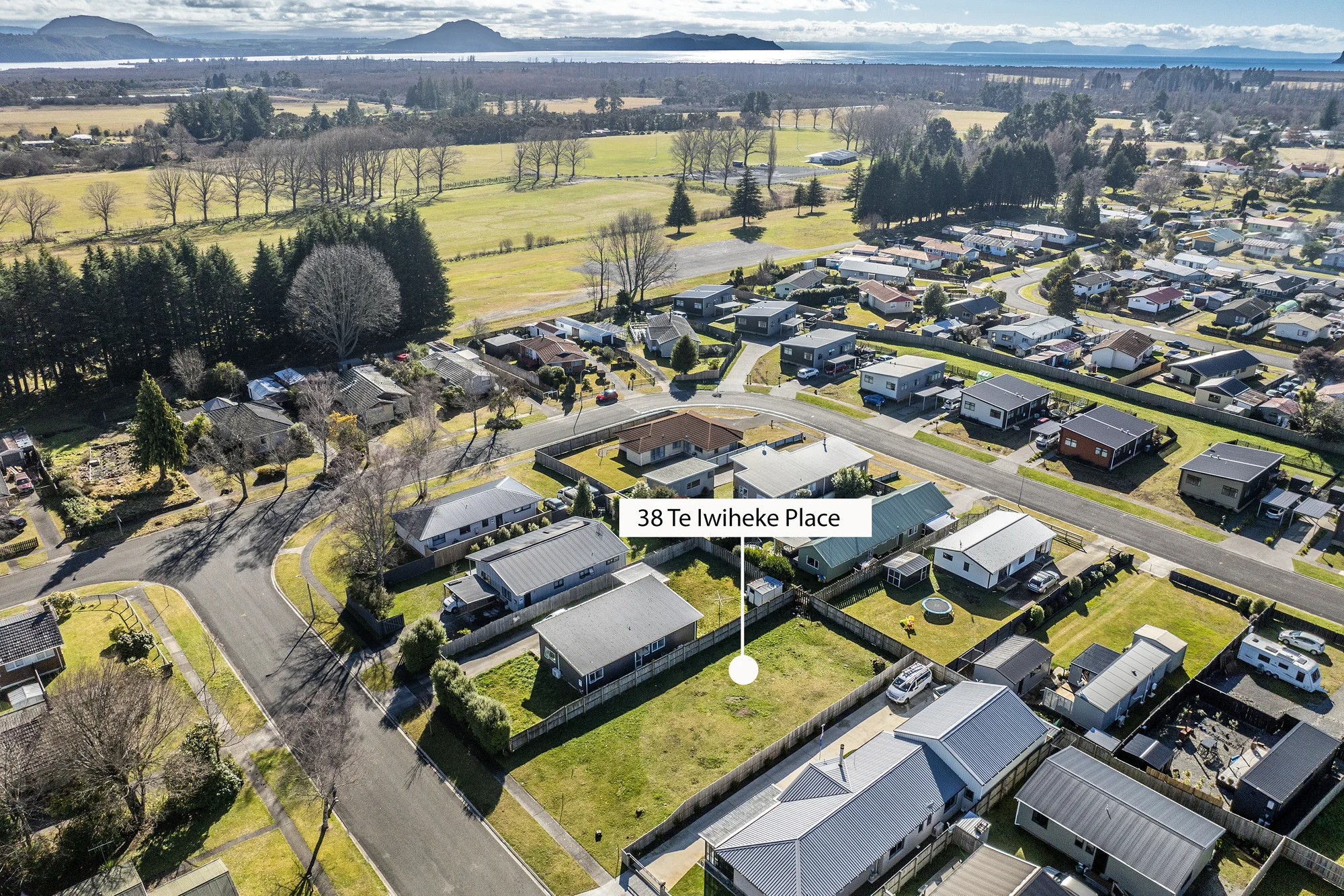 Turangi Fenced, Sun, Serviced!