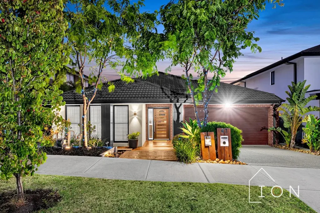 Clyde North 4ਬੈੱਡਰੂਮ What more could you want! Boutique Homes | High Ceilings | Skylights | Solar