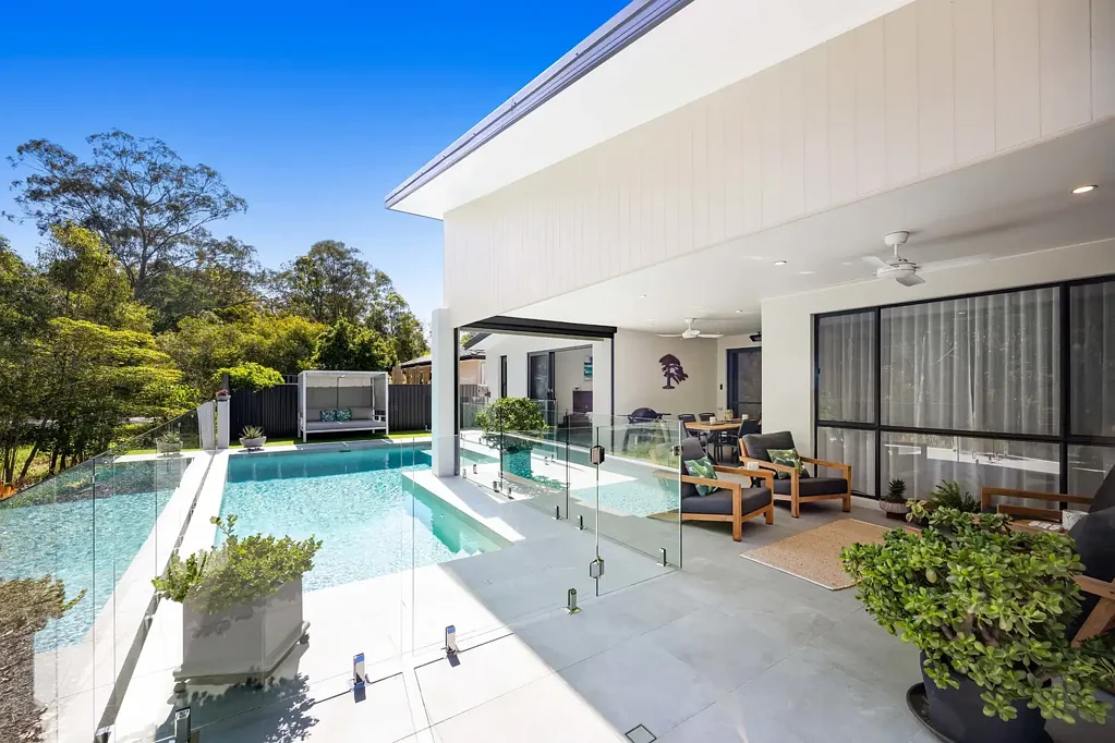 Buderim 4部屋 BUDERIM'S FINEST: EFFORTLESS LUXURY AND CONVENIENCE.