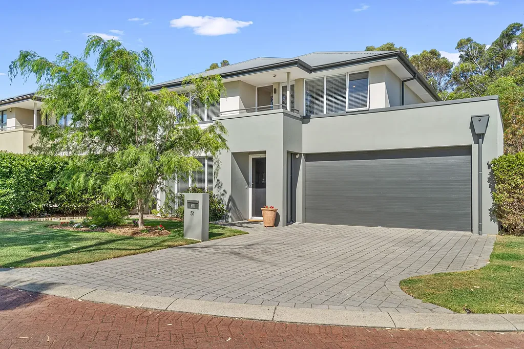 Meadow Springs 3침실 Under Offer - Stylish Home Opposite Golf Course