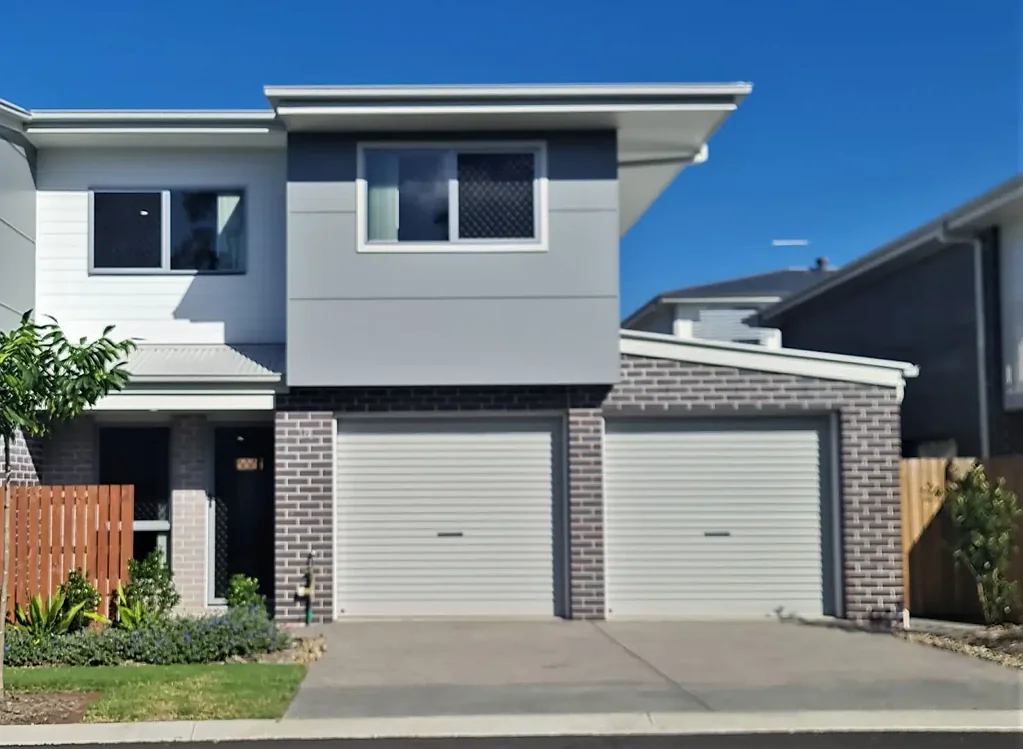 NEW FLOORPLAN - LARGER INTERNAL - LARGER GARAGE - LARGER YARD - 4 BEDROOM- 2 BATHROOM TOWNHOUSE WITH DUCTED AIR-CONDITIONING