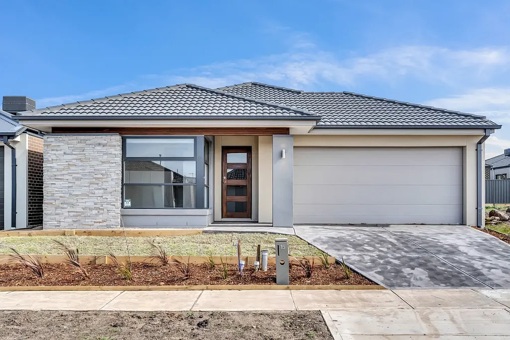 Absolutely Immaculate Near New Home