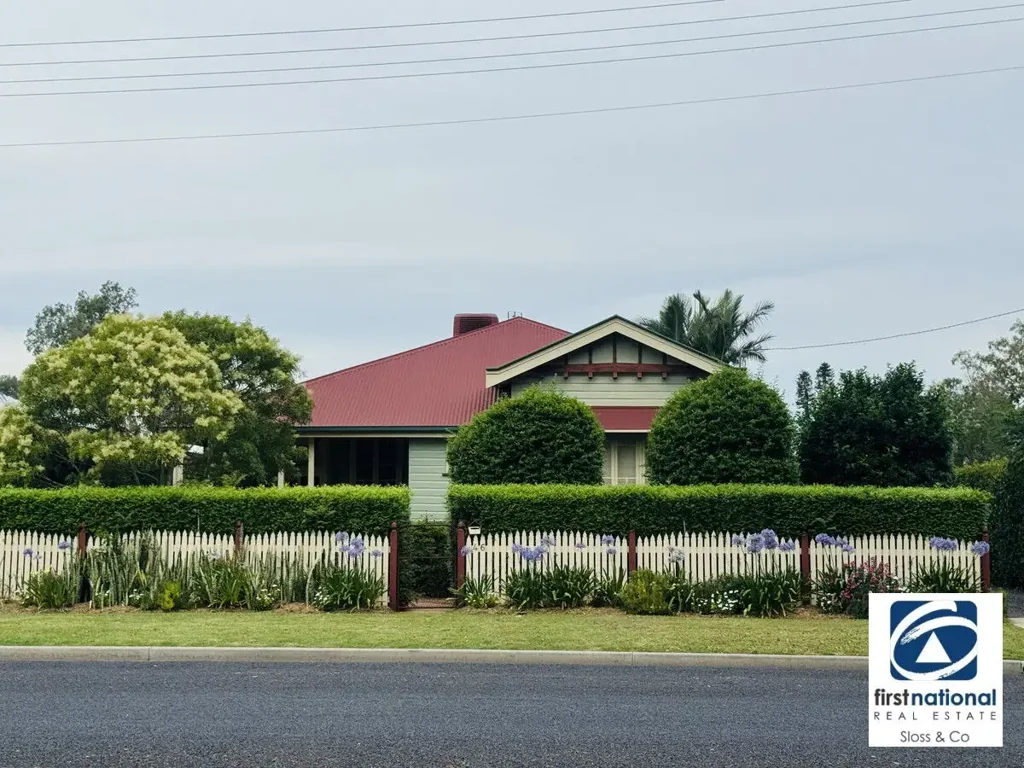 Goondiwindi 4房  Charming Retreat with Modern Comforts
