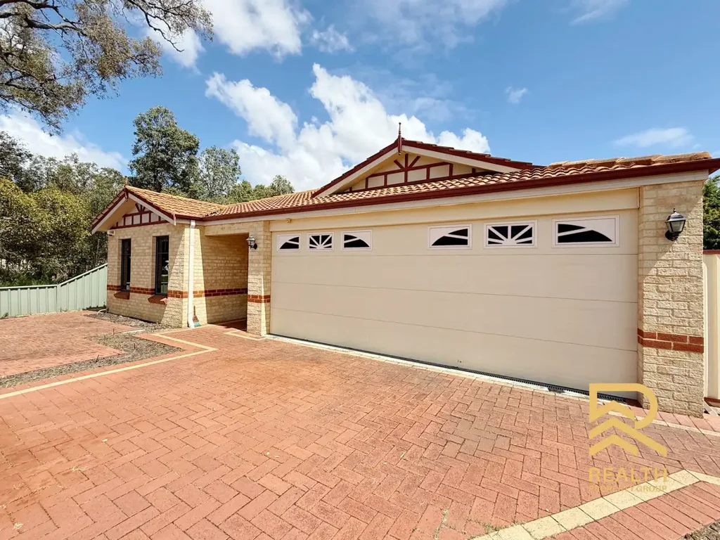 Massive Family Home In Prime Locale!