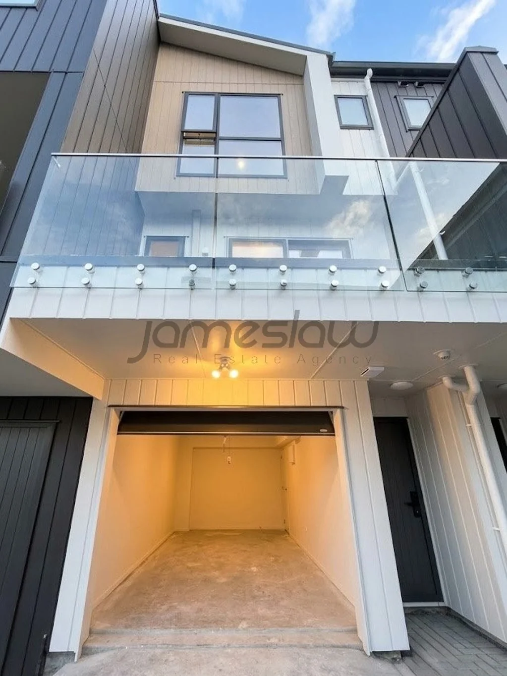 Modern 3-Bedroom + 1 Study Home in Remuera