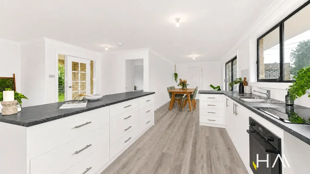 Westbury 4房  Super Neat Family Home on a Spacious 1079m² Block