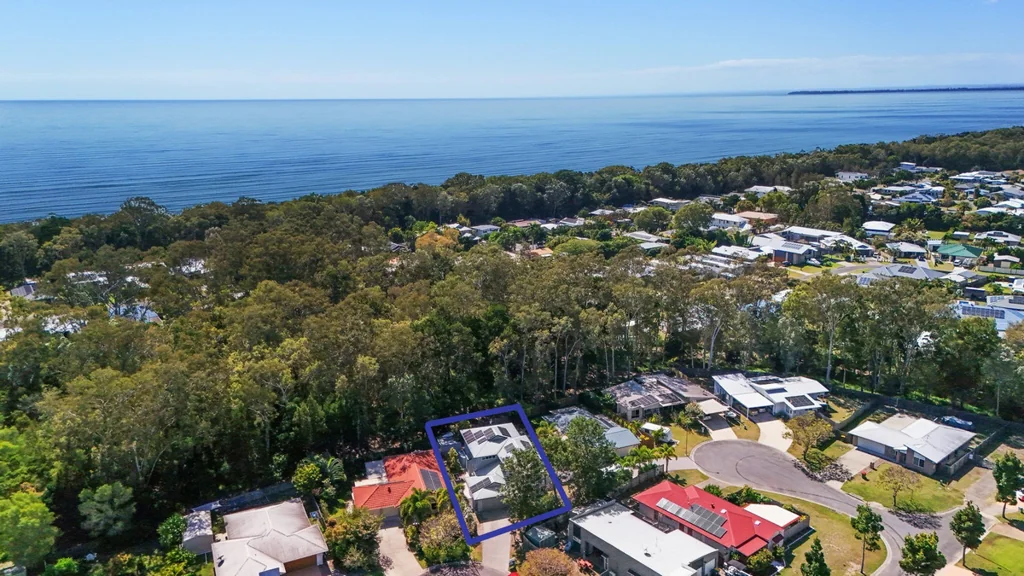 3 Twin Fin Court, Toogoom, QLD 4655