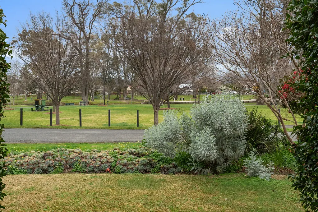 Euroa 3침실 Overlooking the Seven Creeks Park