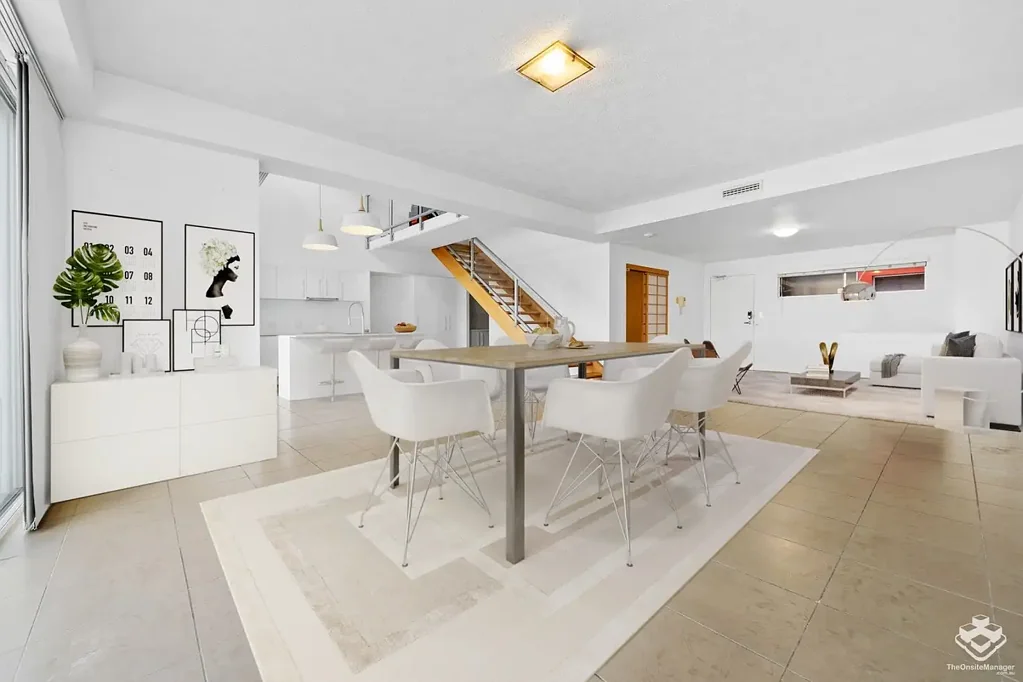 EXPANSIVE, TWO-STOREY APARTMENT WITH 3 BEDROOMS, 2.5 BATHROOMS AND STUDY - LOADS OF LIVING SPACE