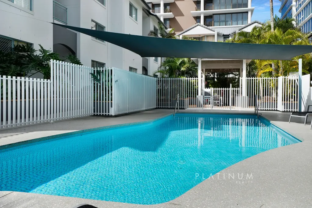 Coolangatta 1房  Coastal Living, Modern Top-Floor Apartment