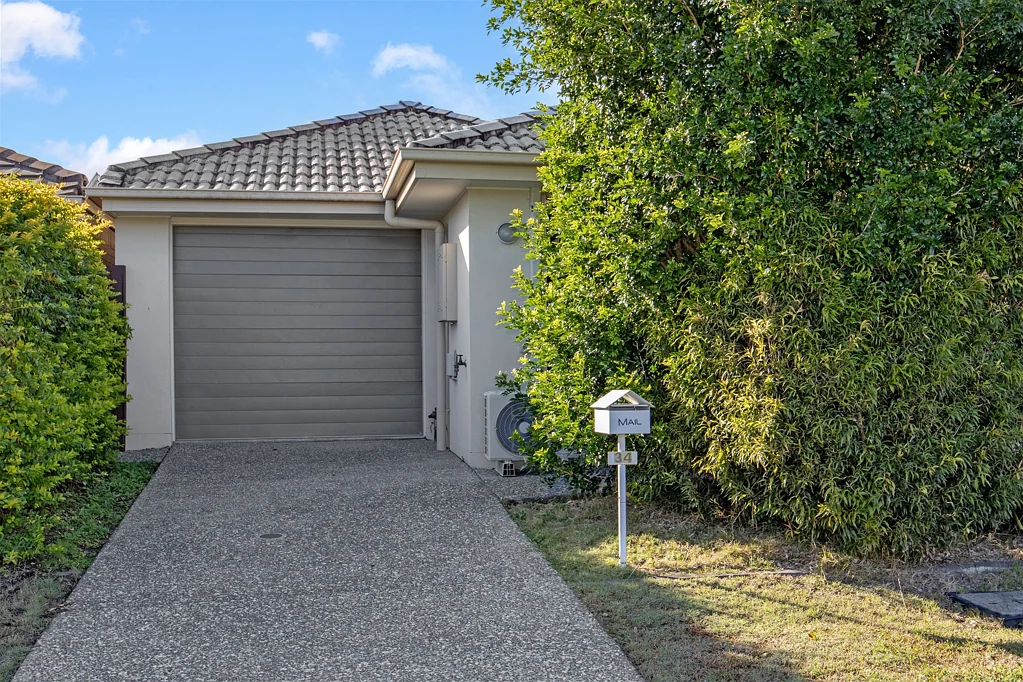 Pimpama 3 Bedroom Stylish Family Home in the Heart of Pimpama