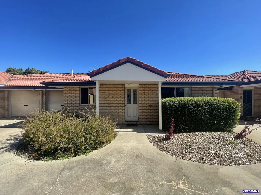 Modern 2 Bedroom Unit in Great Complex