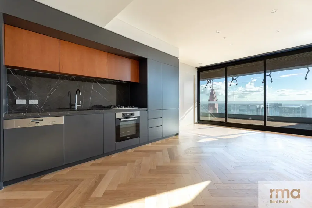 Luxury High Floor 1 Bedroom + Study with Harbor View!