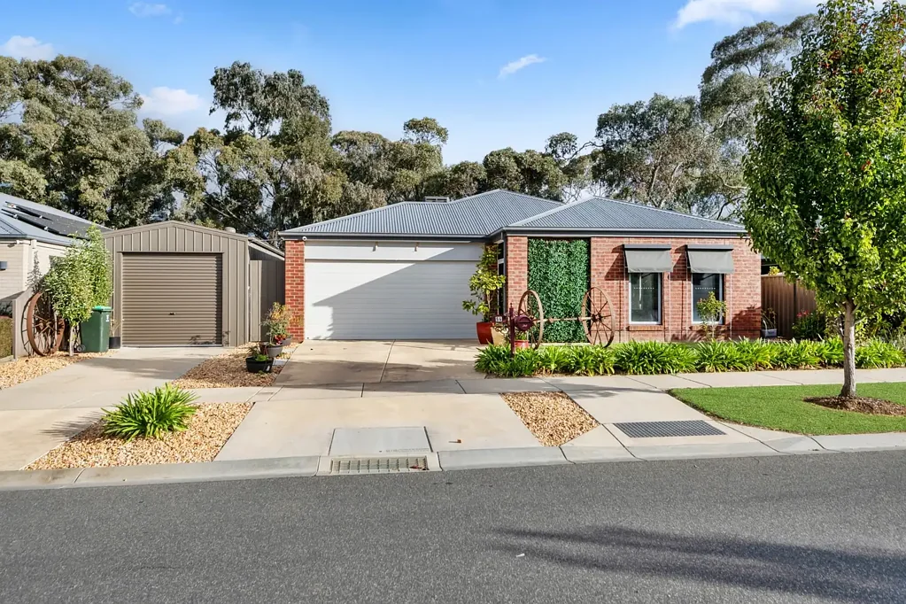 54 Eden Way, Maiden Gully, VIC 3551