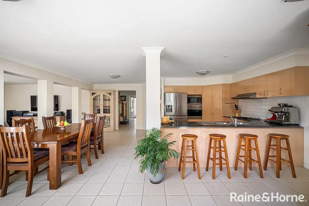 Shoalhaven Heads 4 Slaapkamer Spacious 5-Bedroom Family Home with Multiple Living Areas & Caravan/Boat Storage