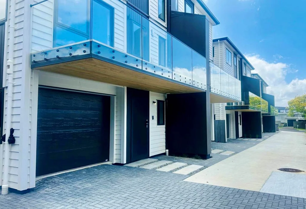 Papatoetoe 3房  URGENT SALE  BRAND-NEW DUPLEX HOMES  PAPATOETOE