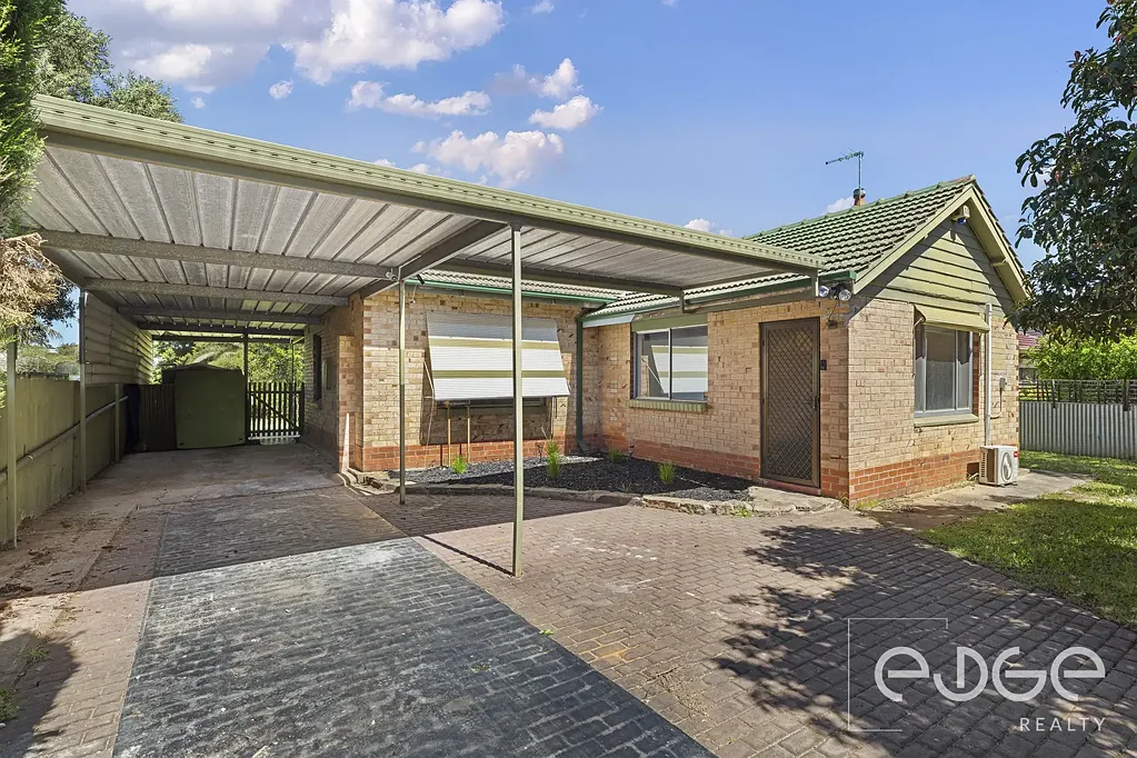Elizabeth East 3房  Modern Updates, Timeless Charm and 835sqm of Possibilities!