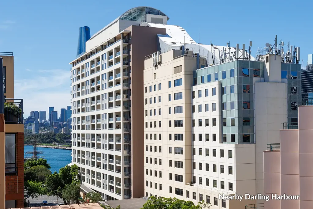 Pyrmont 3房 宽敞三卧 海港景观 主卧带独卫 双车位 起居阳台 便利交通 Pyrmont核心 Spacious 3 Bedroom, 2 Bathroom, 2 Level Apartment