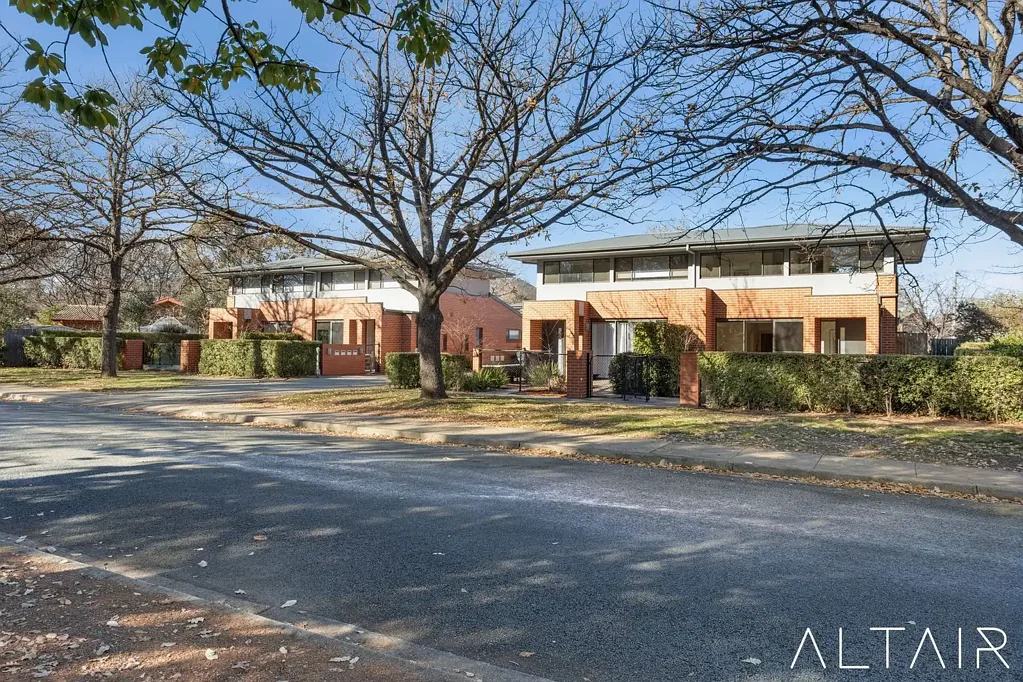 Dickson 4Kwarto Spacious North-Facing Townhouse in Boutique Dickson Development.