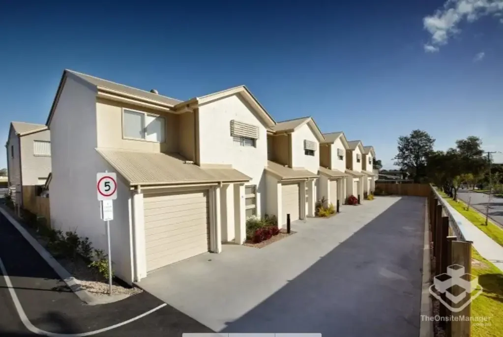 Fully Renovated Townhome � Modern Comfort for the Whole Family