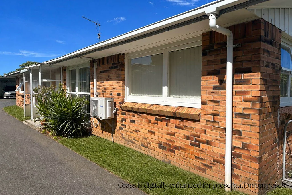Mangere East 2 Bedroom Solid Brick & Tile in the Heart of Mangere East