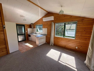 Warm cozy semi-rural cottage