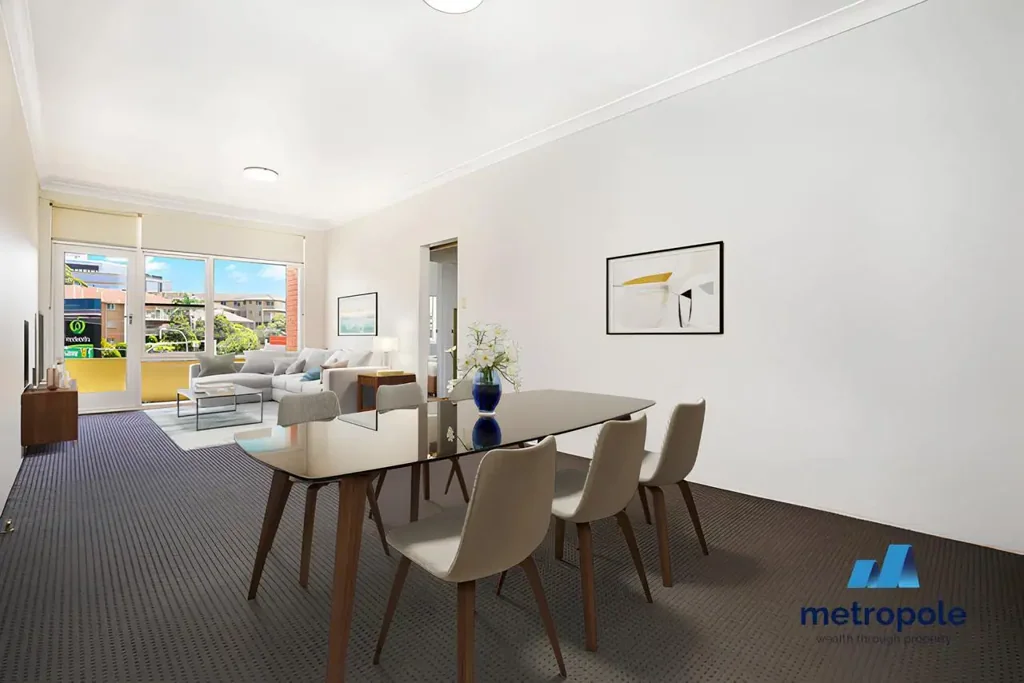 SPACIOUS & BRIGHT TWO-BEDROOM APARTMENT