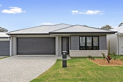 30 Oak Street, Pimpama