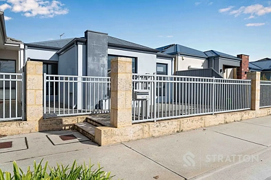 Harrisdale 3 Slaapkamer Modern, Low-Maintenance Living with Secure Rear Garage Access