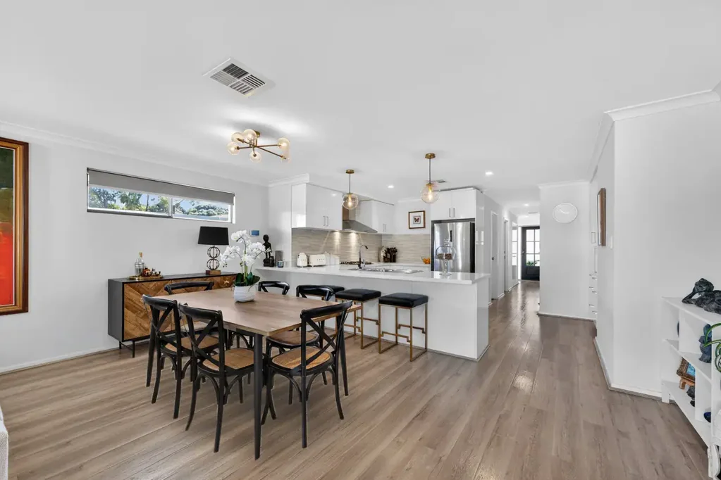 4A Lyons Place, Heathridge, WA 6027