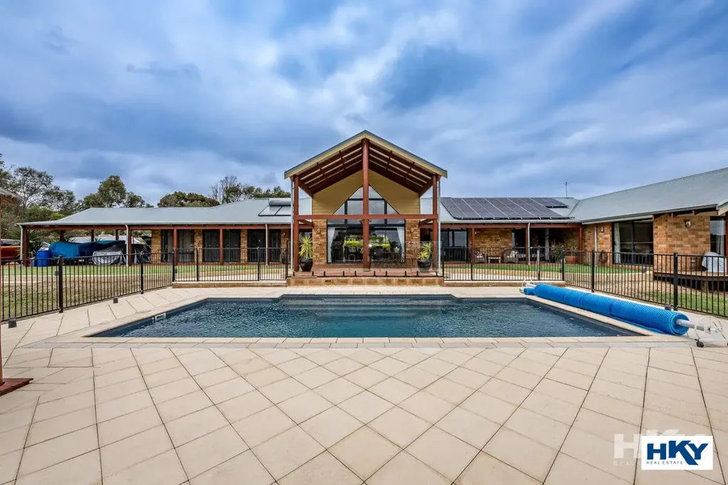 203 Alawoona Circle, Bullsbrook, WA 6084