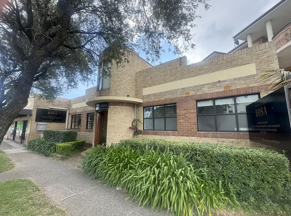 Nice and clean three-bedroom house - Inspection by appointment welcome