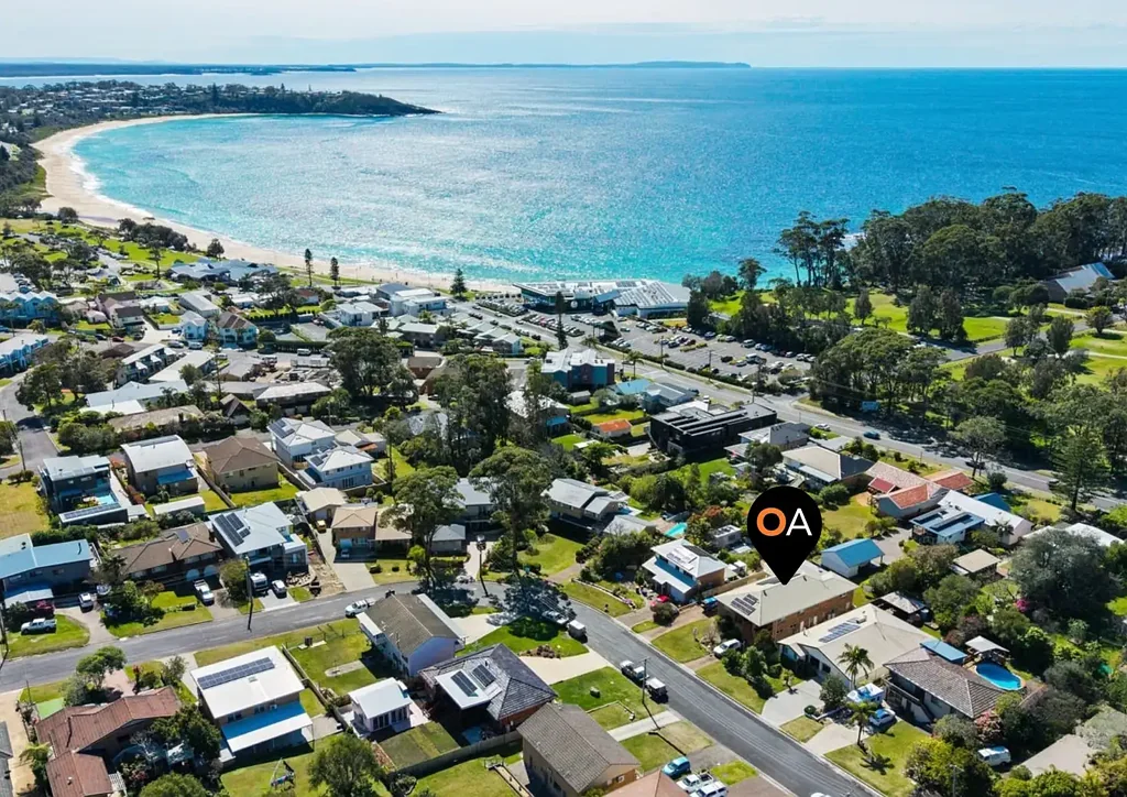 Mollymook 3房  Blue-Chip Living: Ground Floor, 600m to the Sand