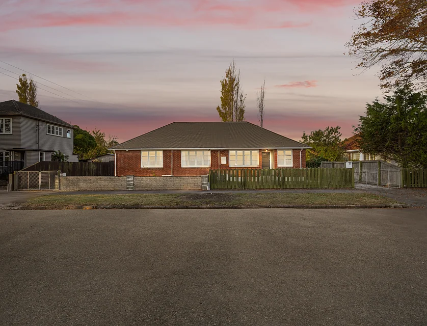 10 and 12 Emmett Street, Shirley, Christchurch, 4房, 2浴, 独立屋