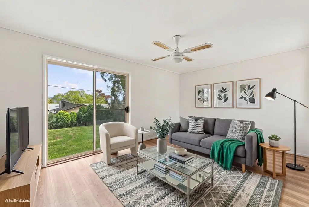 Weston 3Phòng ngủ A Prime Weston Opportunity in a Highly Sought-After Location