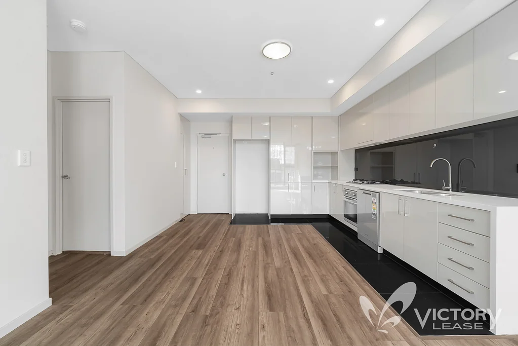Mordern New Timber floor Unfurnished Two Bedroom in Zetland