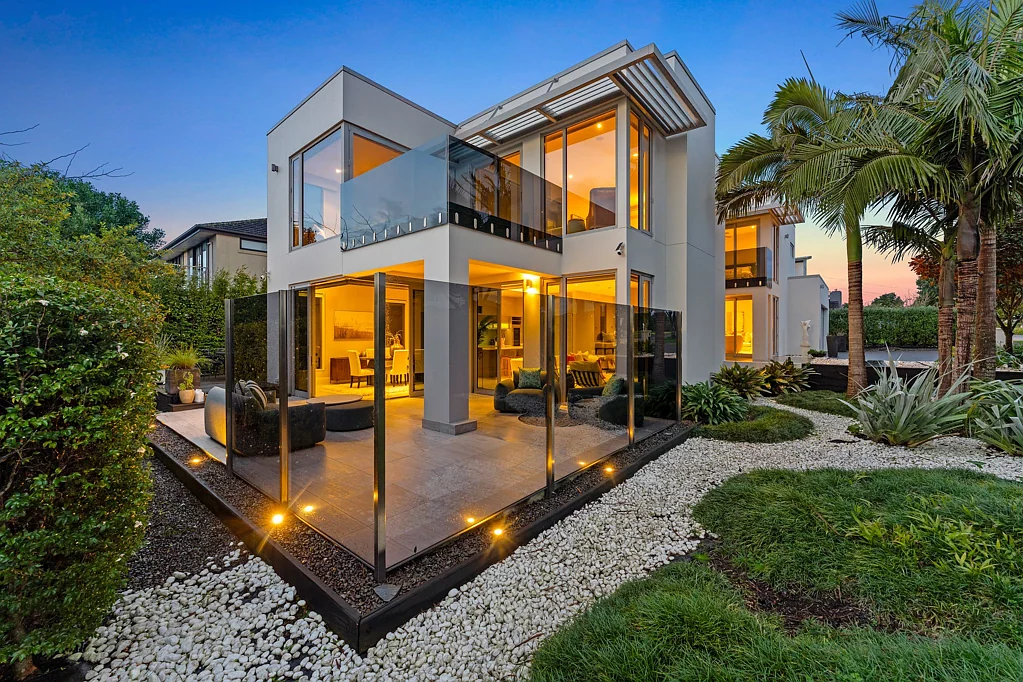 Karaka 4ห้องนอน Architectural Elegance with Coastal Charm - Karaka