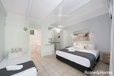 Nelly Bay 1 Slaapkamer Invest or escape - Studio Unit 129, 61-79 Mandalay Avenue, Nelly Bay