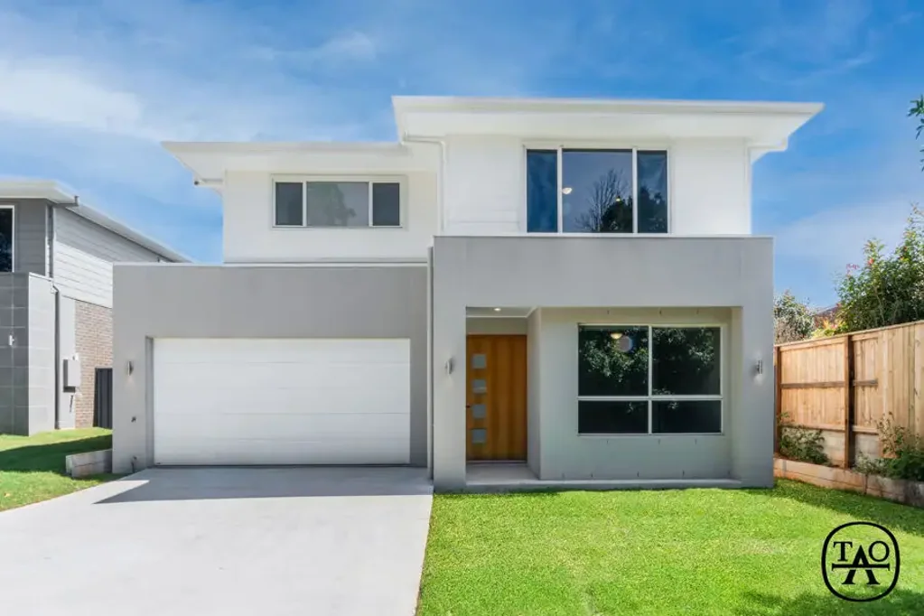 Spacious & Modern 5-Bedroom Family Home in Ormiston