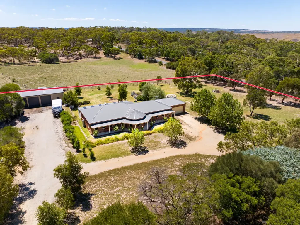 8 Milvi Court, Maude, VIC 3331