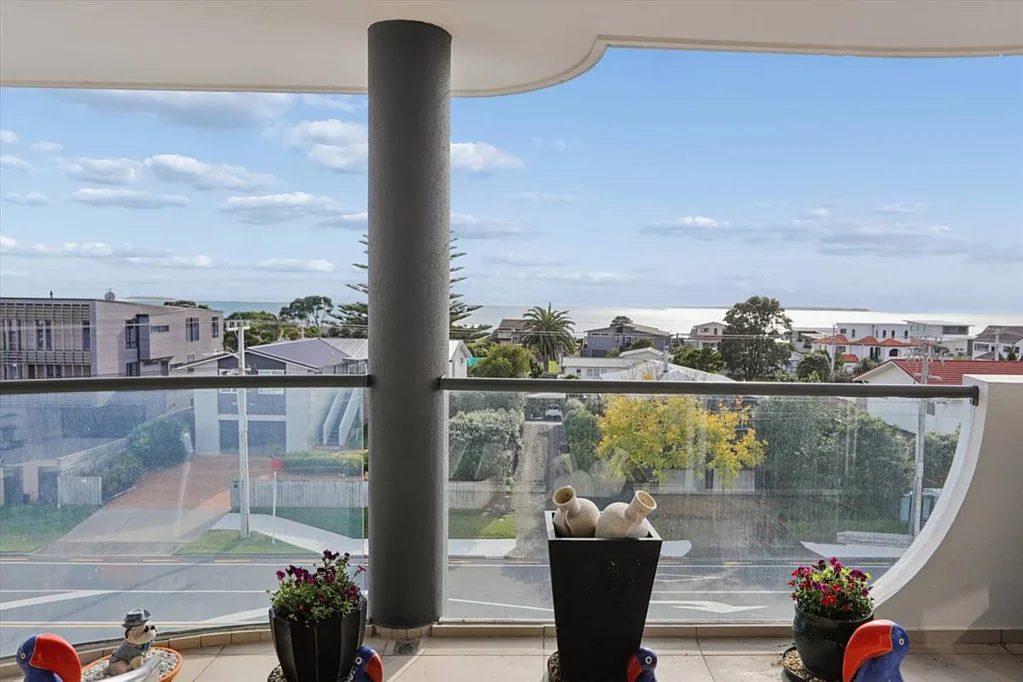 Papamoa 2ਬੈੱਡਰੂਮ Elevated coastal living with ocean views